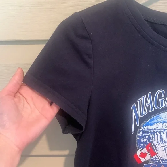 SHEIN Size Small Crop Top Niagara Falls Canada USA Used Excellent Condition - Picture 3 of 8